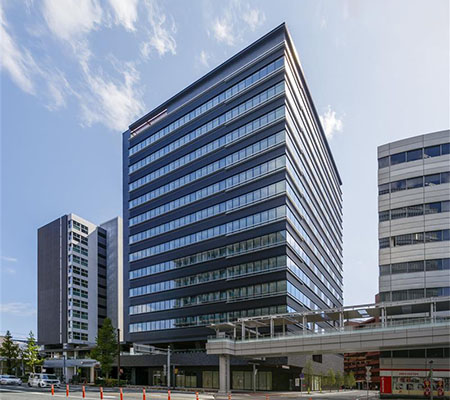 博多深見パークビルディング9階に九州支店がございます。